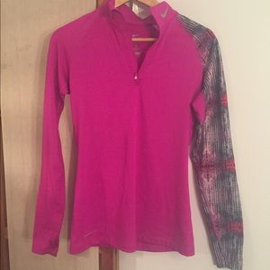 Nike pro fitted dry fit top